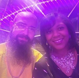 Meet your Posher, Ebony